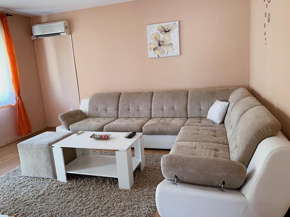 מוסטר Apartment Sunny Bulevar מראה חיצוני תמונה